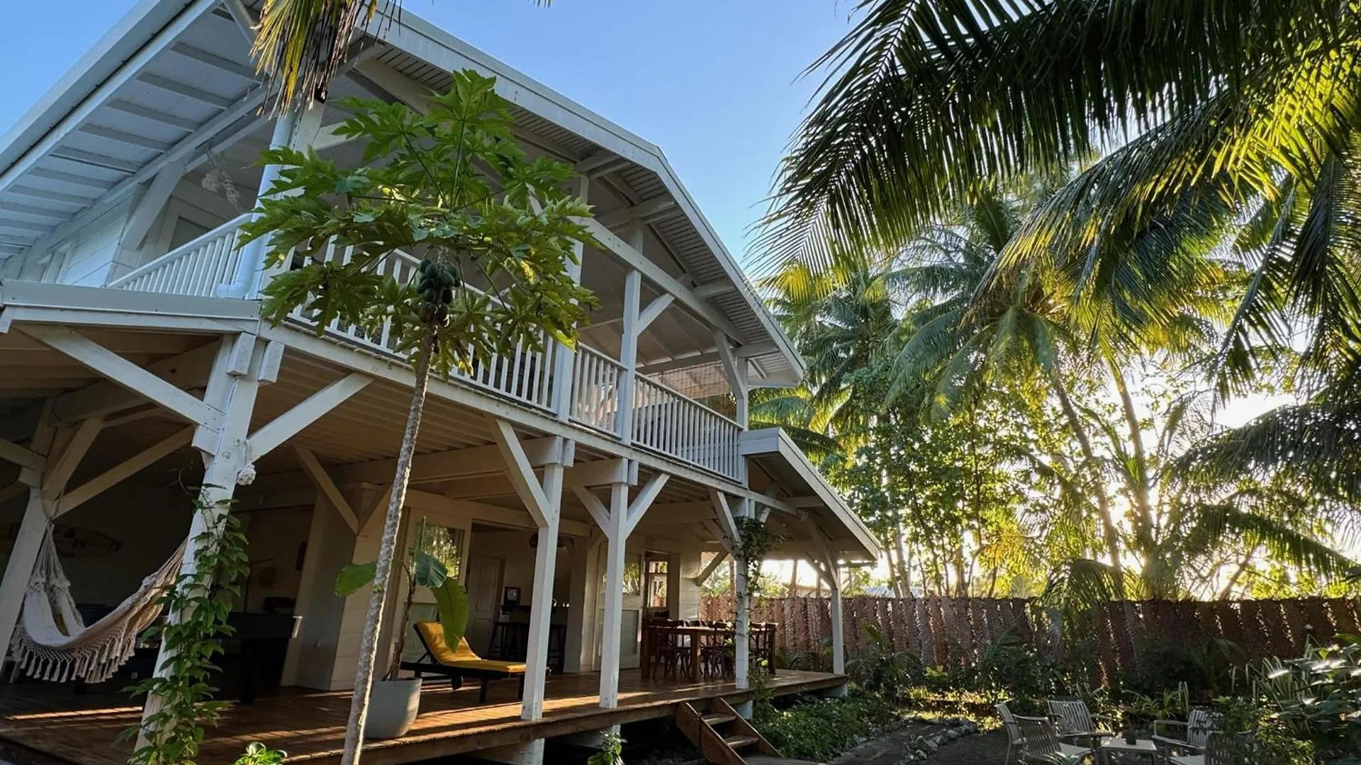 ** Frühstückspension Le Coconut Lodge Avatoru Französisch-Polynesien